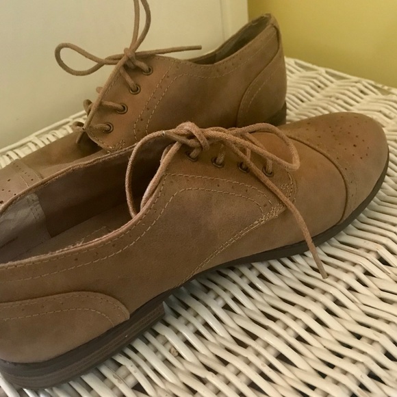 White Mountain Light Brown Leather Oxfords Size 10 - Picture 4 of 8